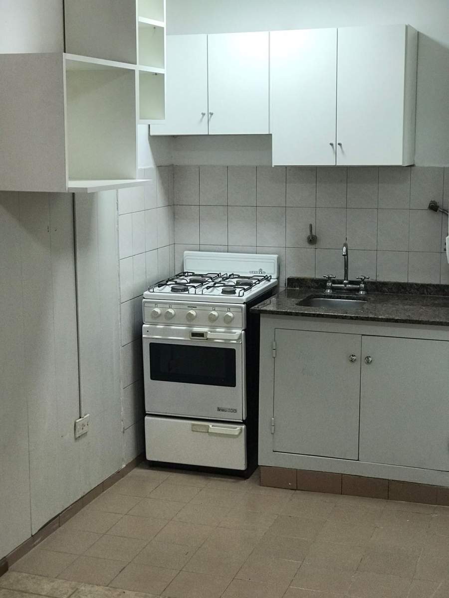 Vendo dpto 1 dorm. c balcón. Nueva Córdoba.