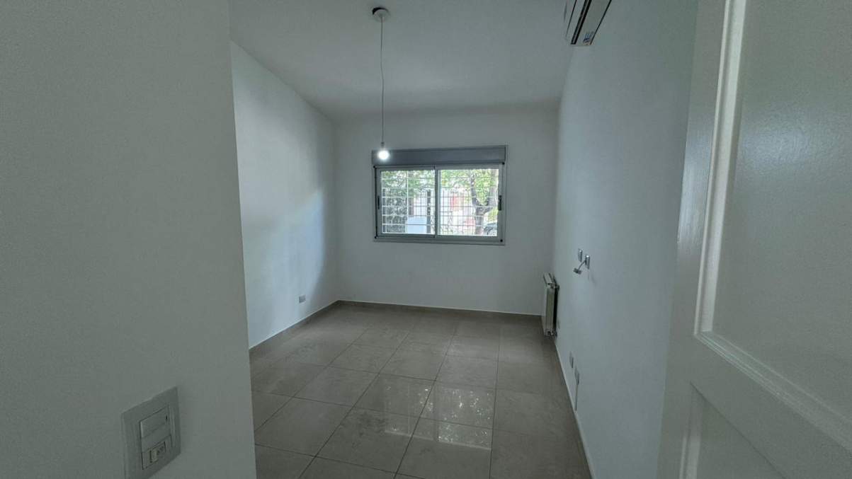 Casa de 2 dormitorios en alquiler en Villa Centenario RECICLADA!!!