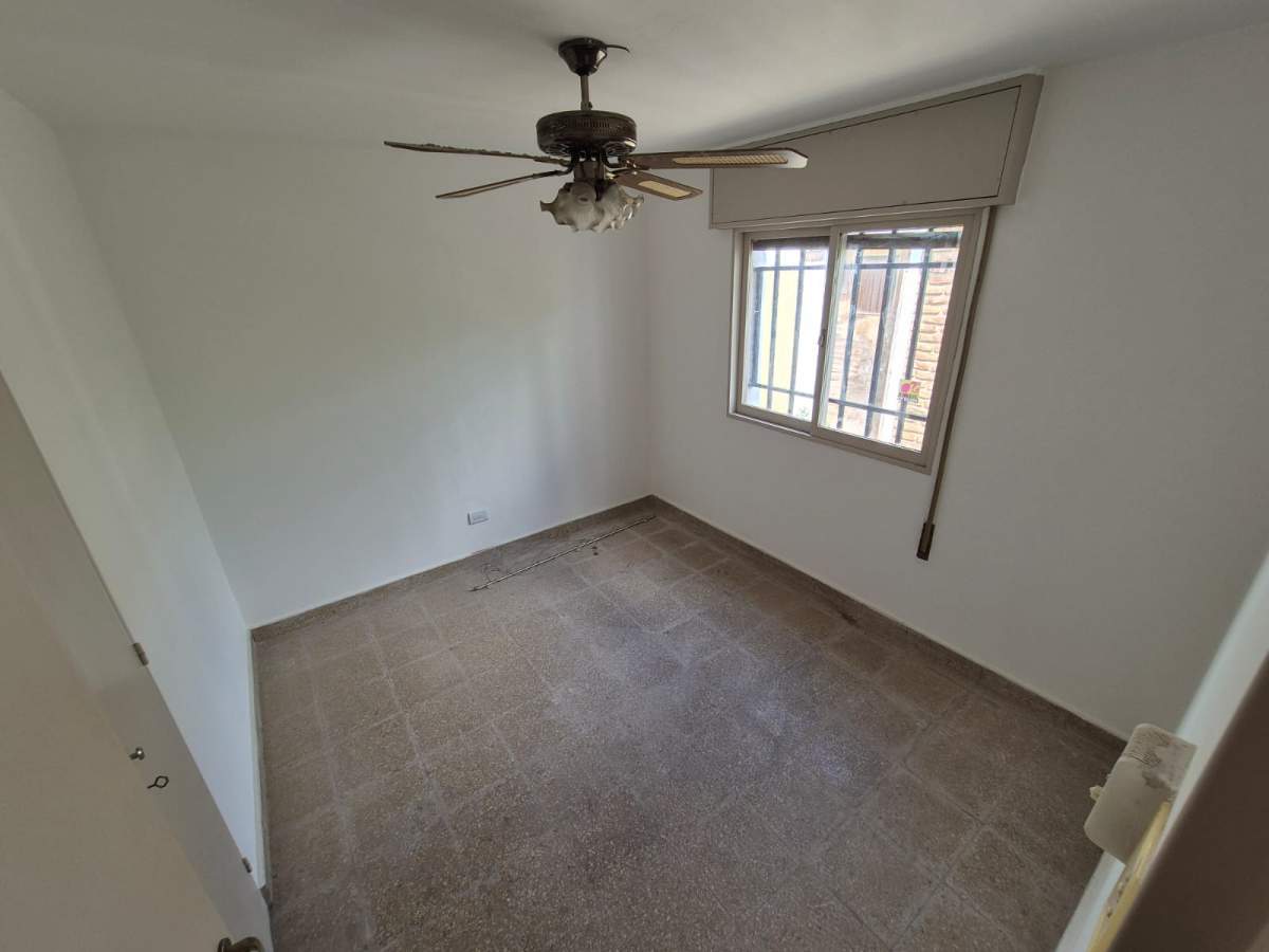 Casa en VENTA - Damian Garat 3025, Poeta Lugones, Córdoba, Argentina - 4 dormitorios