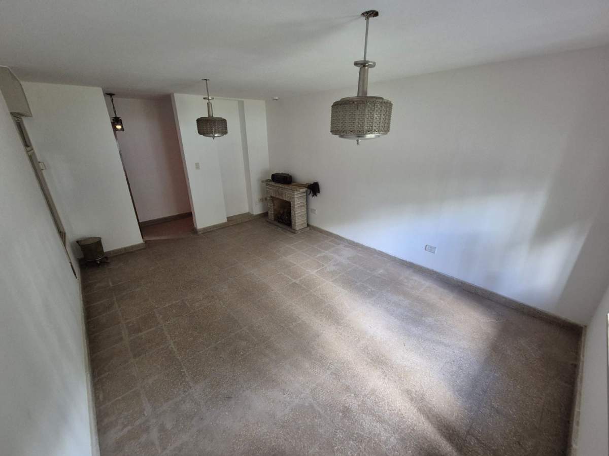 Casa en VENTA - Damian Garat 3025, Poeta Lugones, Córdoba, Argentina - 4 dormitorios