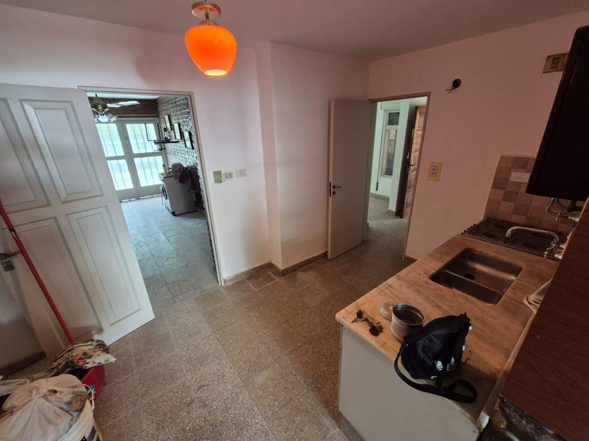 Casa en VENTA - Damian Garat 3025, Poeta Lugones, Córdoba, Argentina - 4 dormitorios