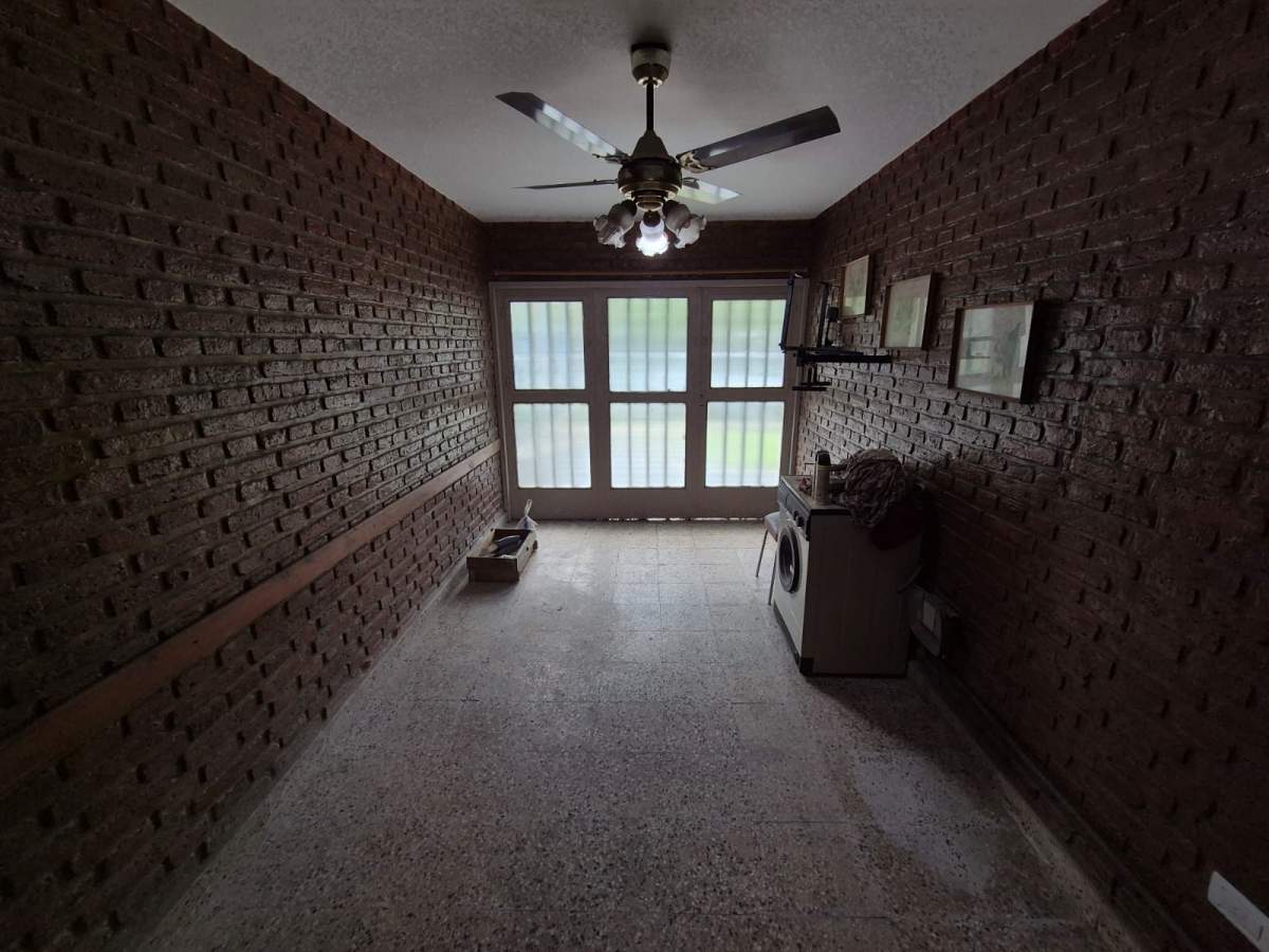 Casa en VENTA - Damian Garat 3025, Poeta Lugones, Córdoba, Argentina - 4 dormitorios