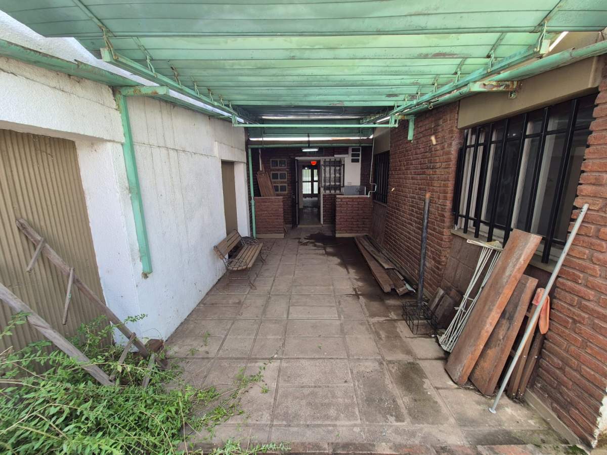 Casa en VENTA - Damian Garat 3025, Poeta Lugones, Córdoba, Argentina - 4 dormitorios