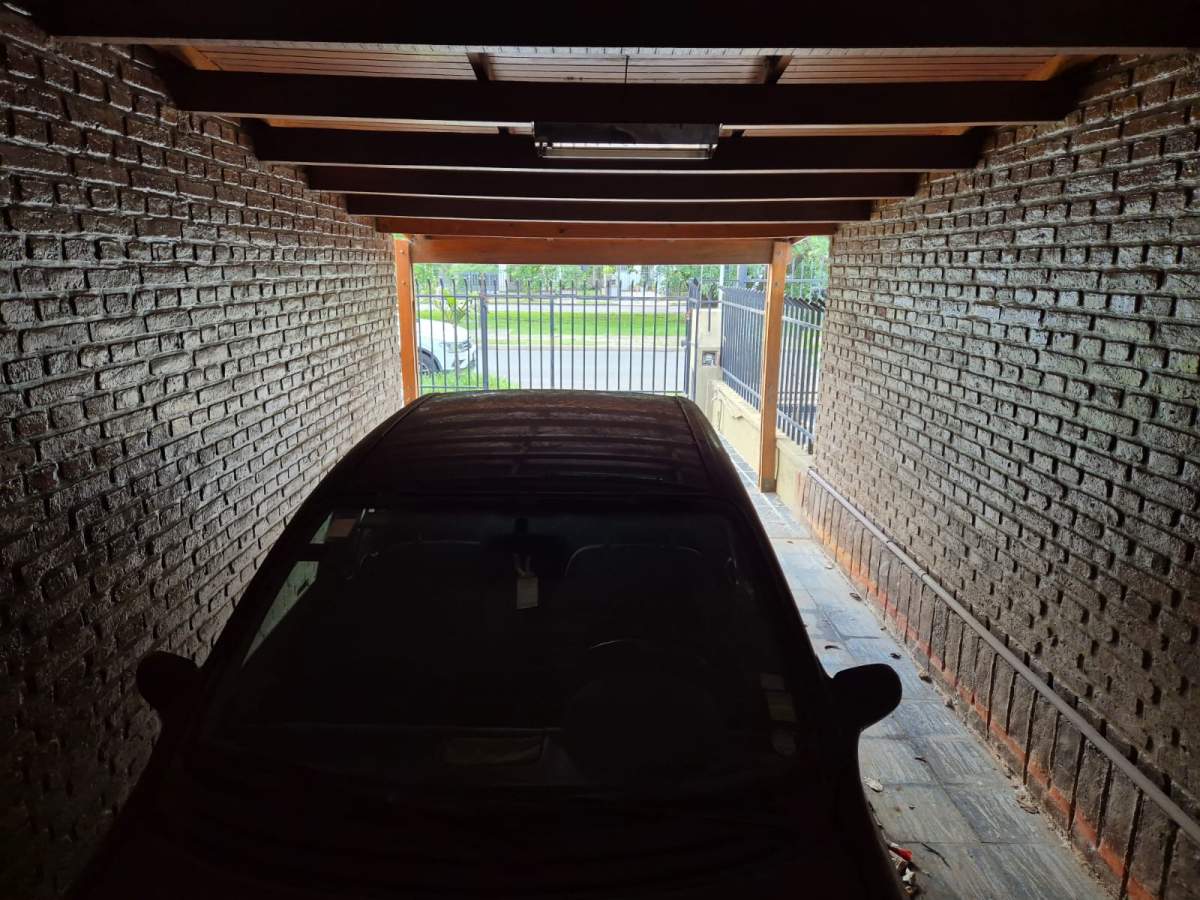 Casa en VENTA - Damian Garat 3025, Poeta Lugones, Córdoba, Argentina - 4 dormitorios