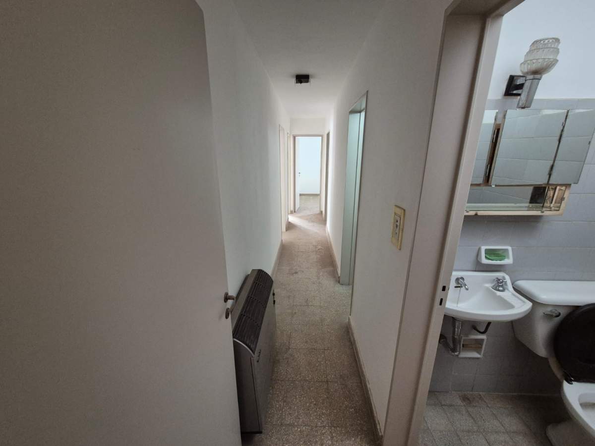 Casa en VENTA - Damian Garat 3025, Poeta Lugones, Córdoba, Argentina - 4 dormitorios