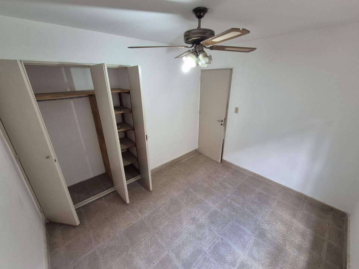 Casa en VENTA - Damian Garat 3025, Poeta Lugones, Córdoba, Argentina - 4 dormitorios