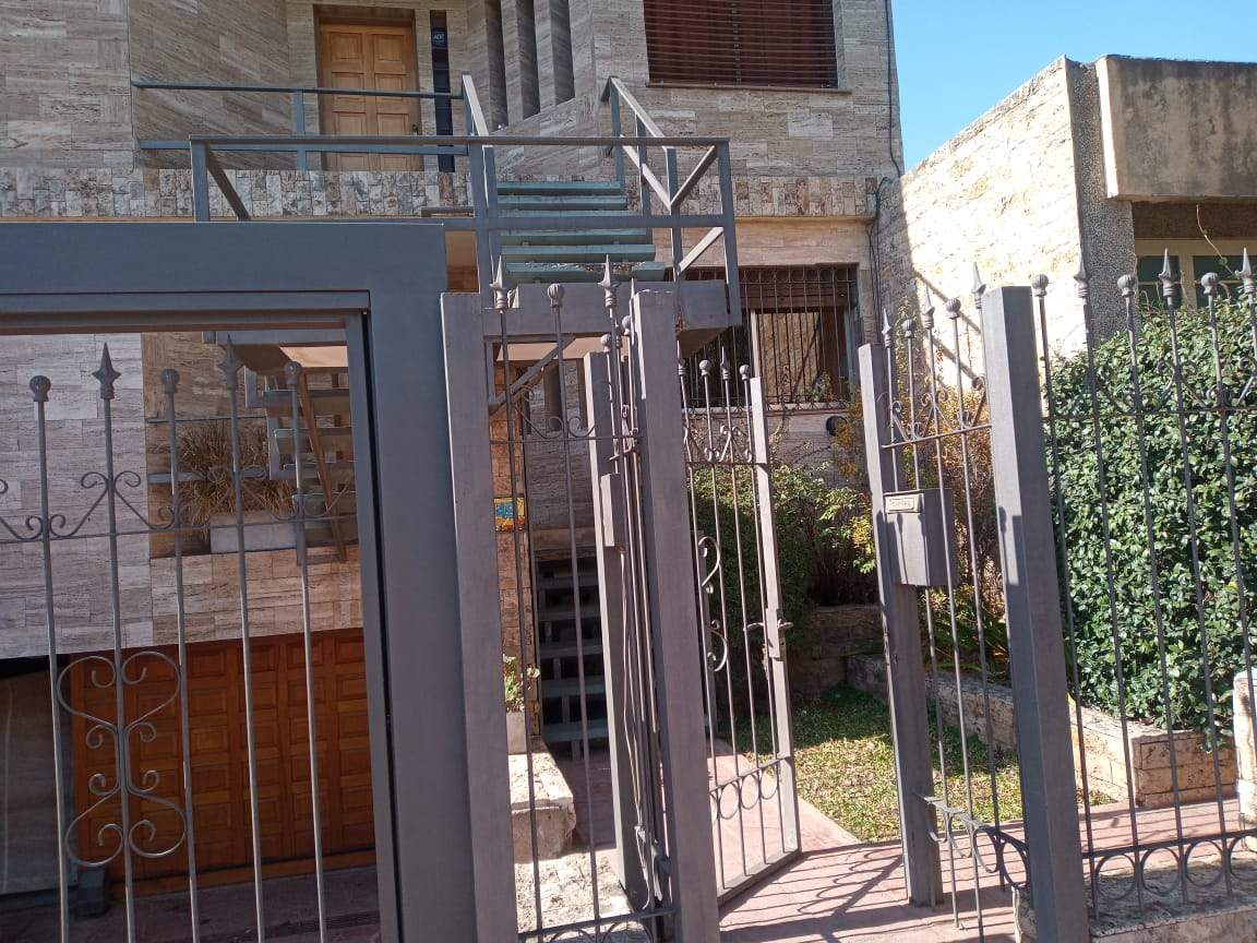 VENTA CASA PH 3 DORM PATIO- MAIPU 2 SECCION