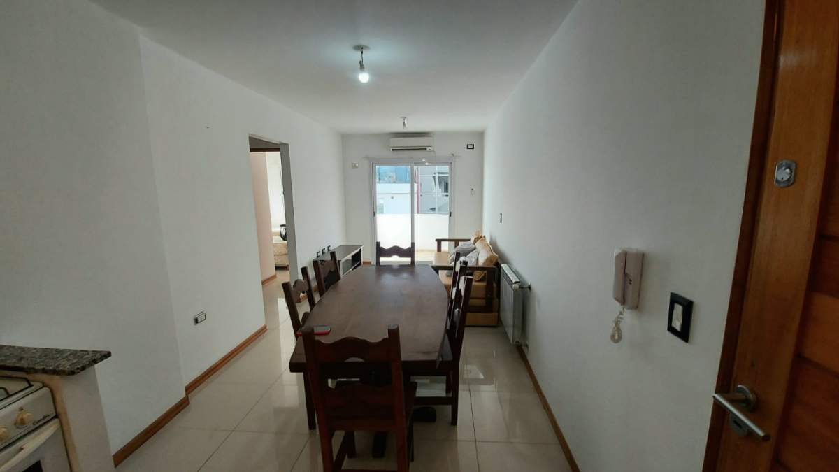 VILLA CARLOS PAZ CENTRO 2 DORMITORIOS CON COCHERA