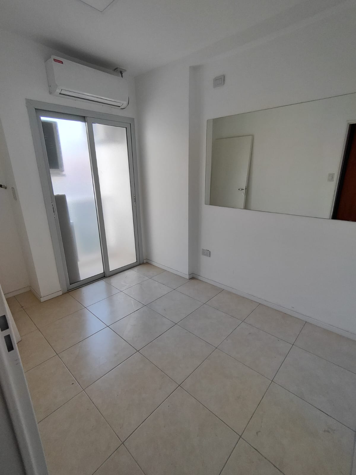 ALQUILO Av. OLMOS PISO 400m2 CON TERRAZA BARRIO ZONA CASA DE GOBIERNO