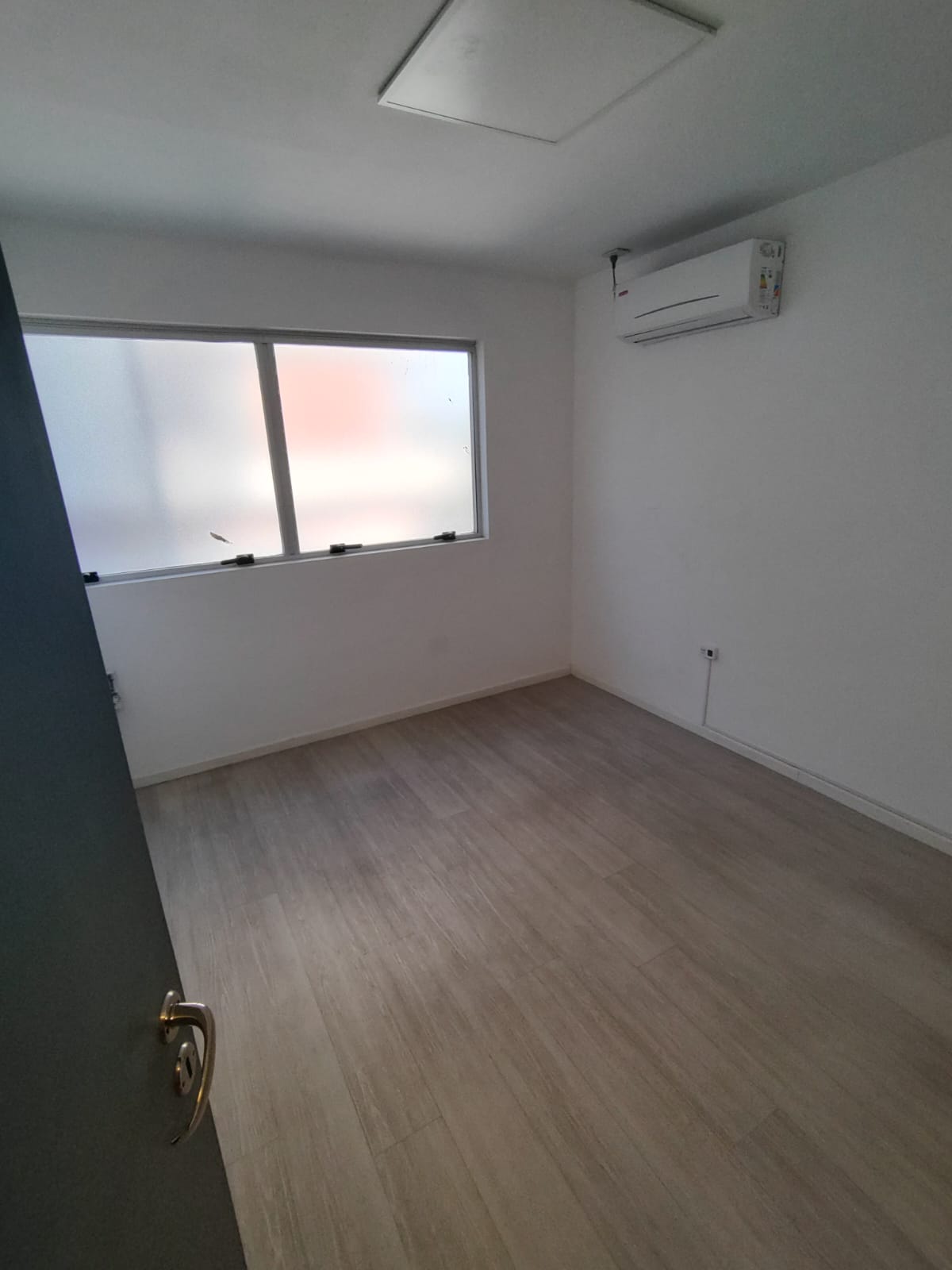ALQUILO Av. OLMOS PISO 400m2 CON TERRAZA BARRIO ZONA CASA DE GOBIERNO
