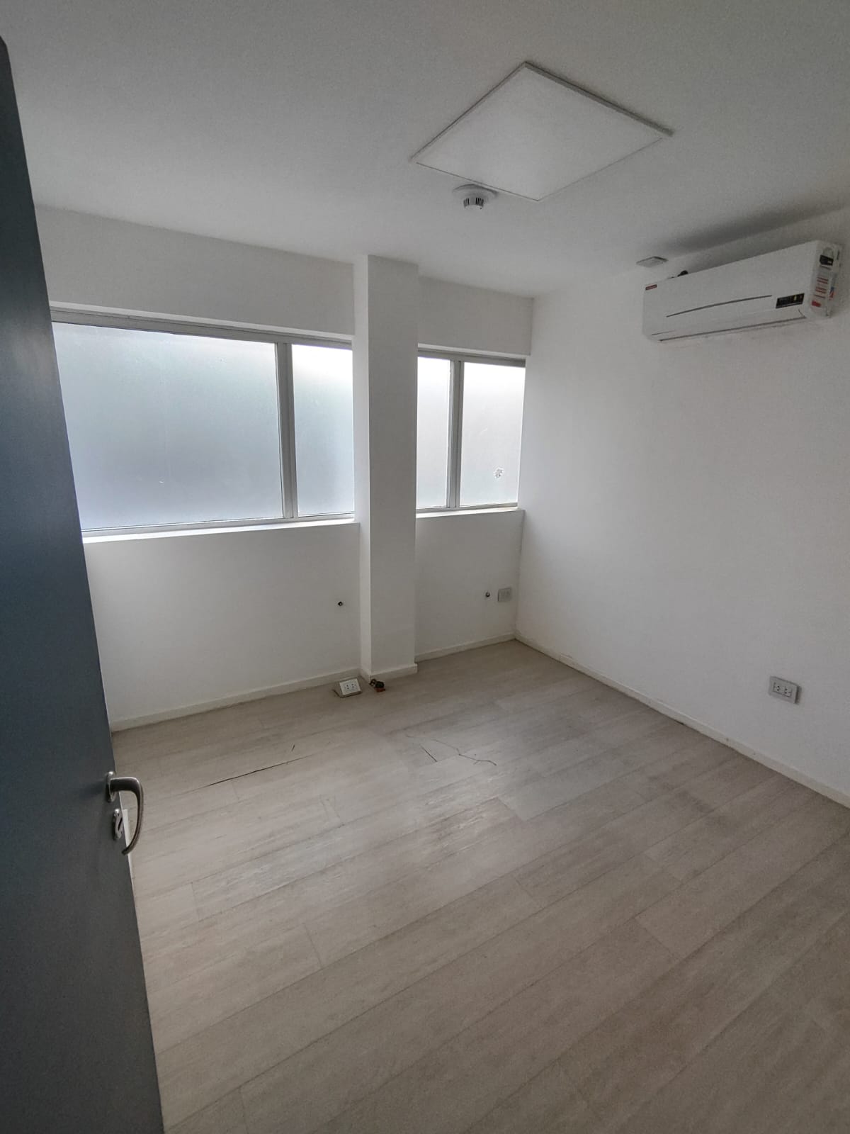 ALQUILO Av. OLMOS PISO 400m2 CON TERRAZA BARRIO ZONA CASA DE GOBIERNO