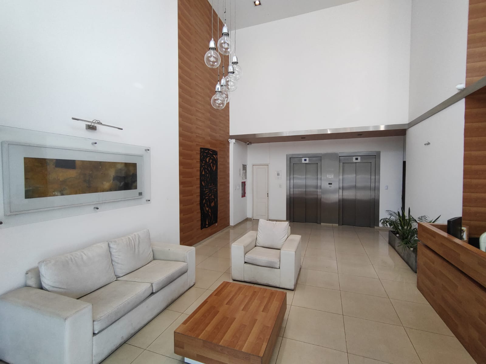 ALQUILO Av. OLMOS PISO 400m2 CON TERRAZA BARRIO ZONA CASA DE GOBIERNO