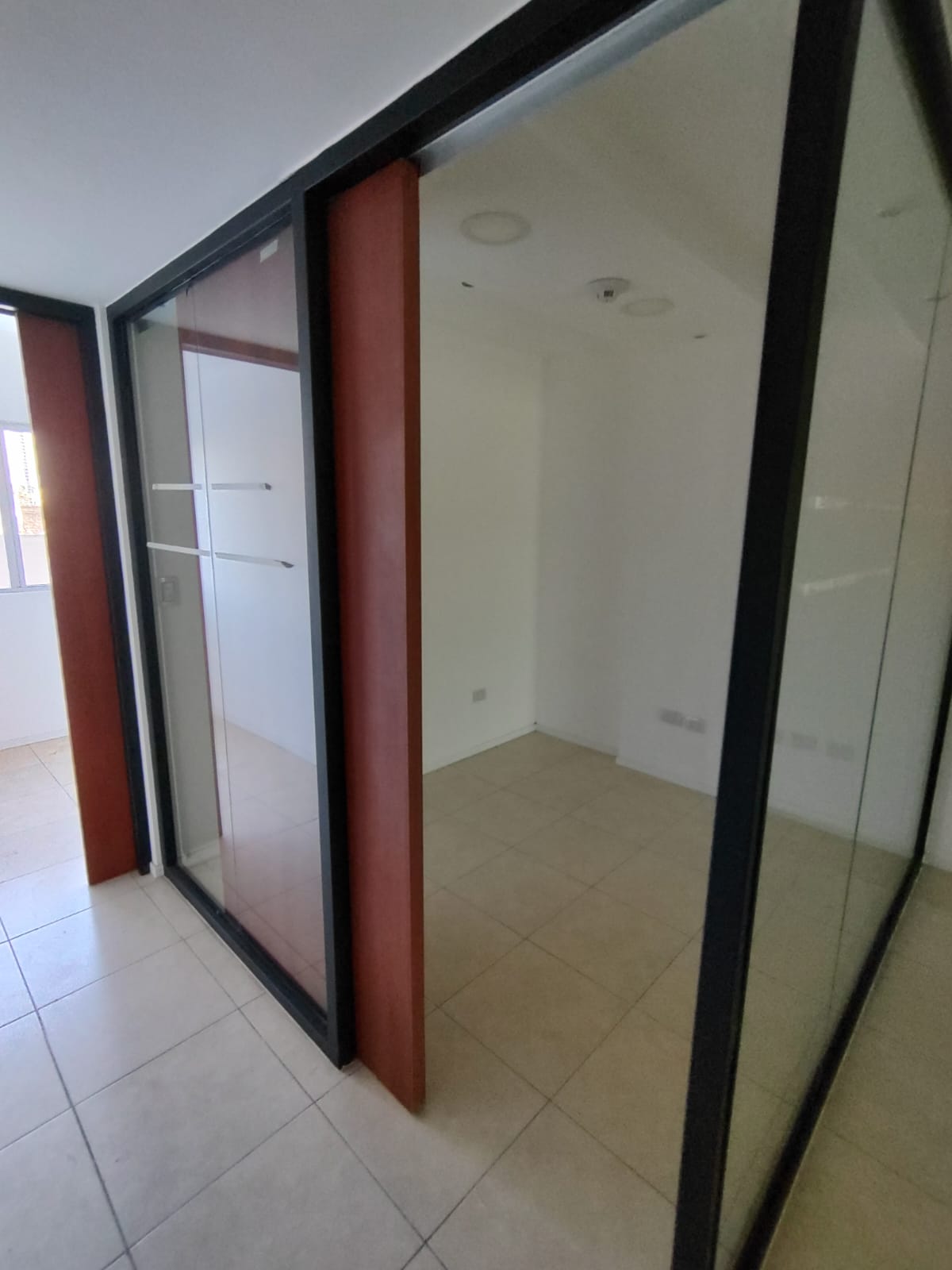 ALQUILO Av. OLMOS PISO 400m2 CON TERRAZA BARRIO ZONA CASA DE GOBIERNO