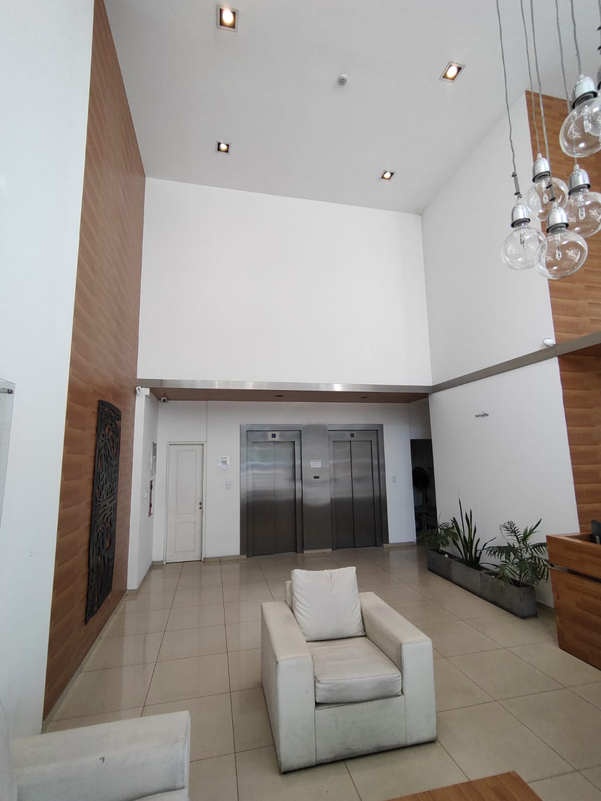 ALQUILO Av. OLMOS PISO 400m2 CON TERRAZA BARRIO ZONA CASA DE GOBIERNO