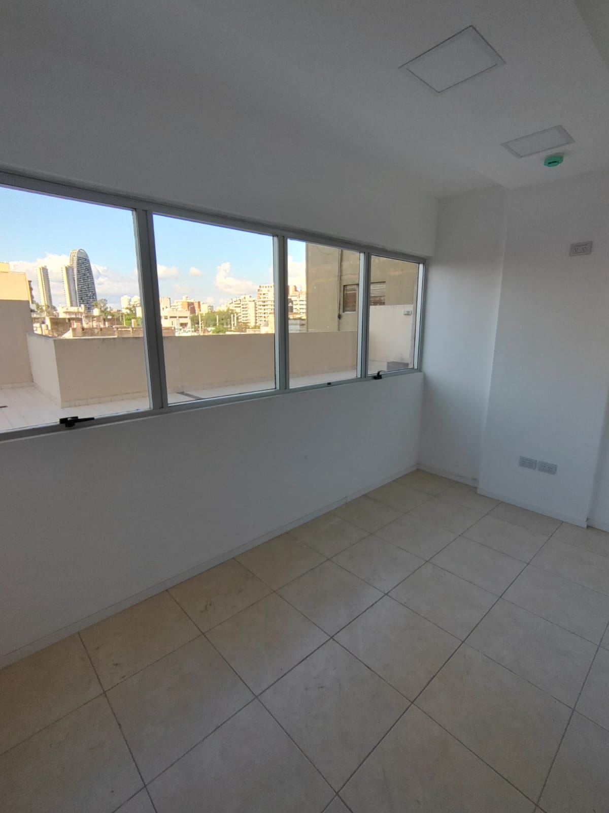 ALQUILO Av. OLMOS PISO 400m2 CON TERRAZA BARRIO ZONA CASA DE GOBIERNO