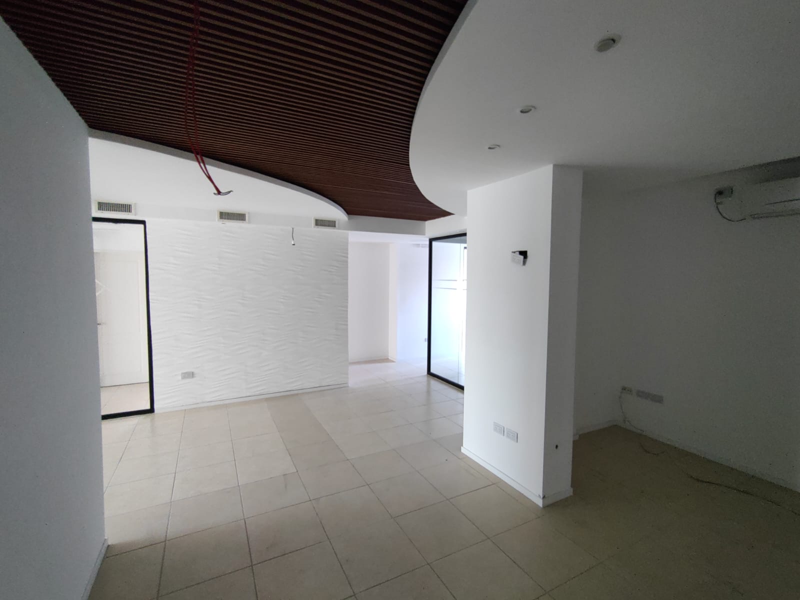 ALQUILO Av. OLMOS PISO 400m2 CON TERRAZA BARRIO ZONA CASA DE GOBIERNO