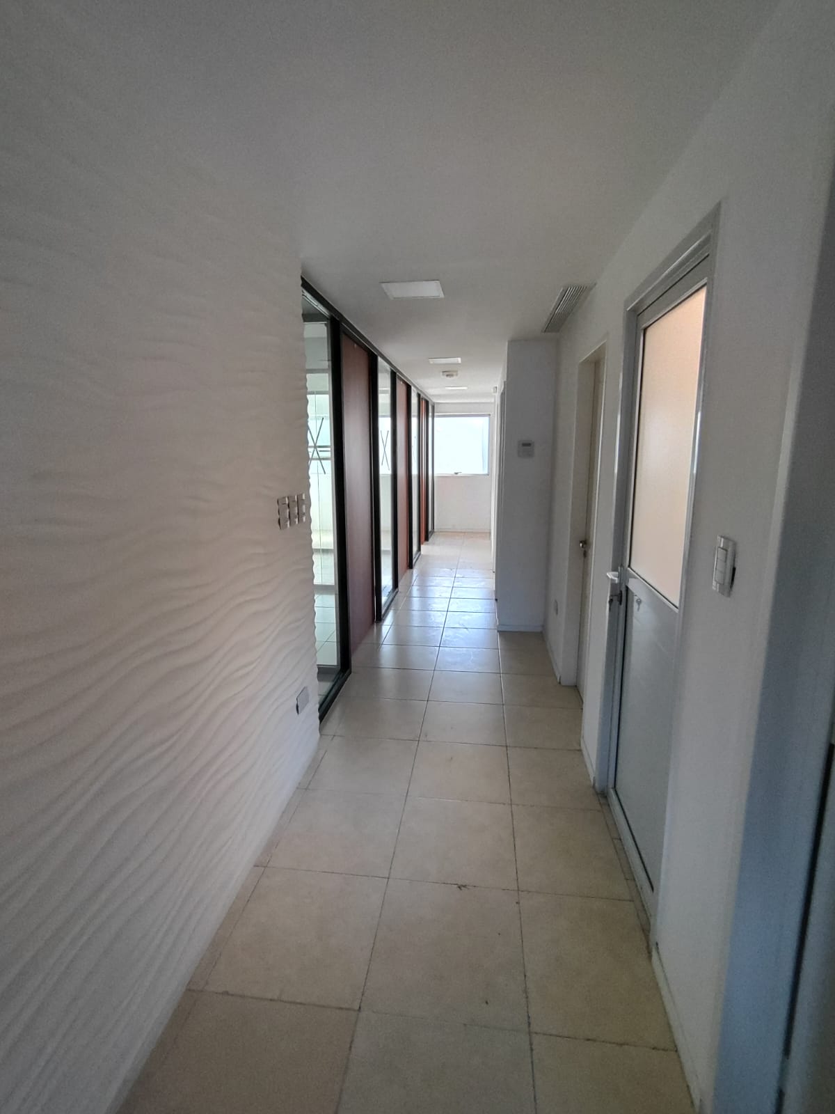 ALQUILO Av. OLMOS PISO 400m2 CON TERRAZA BARRIO ZONA CASA DE GOBIERNO