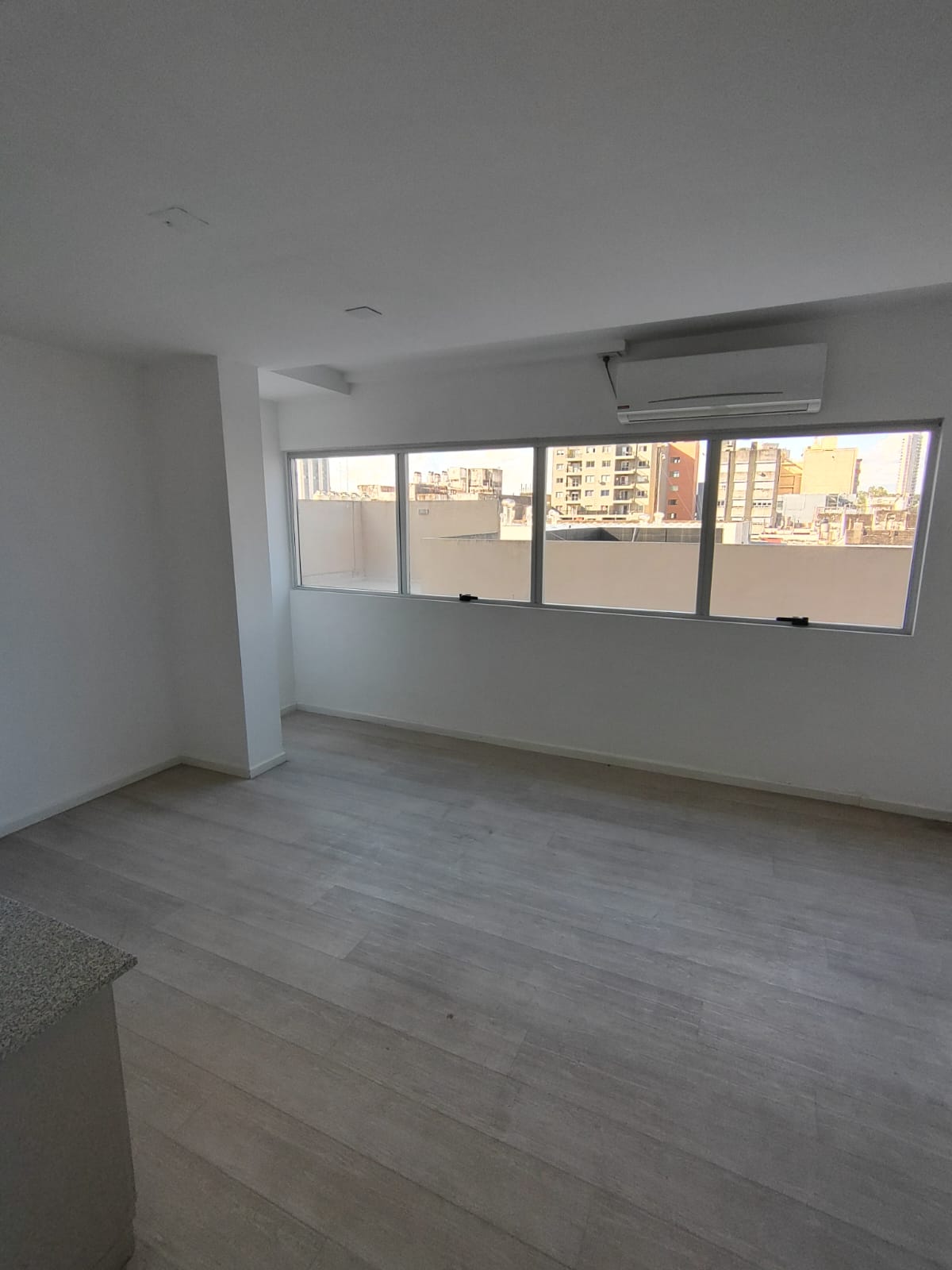 ALQUILO Av. OLMOS PISO 400m2 CON TERRAZA BARRIO ZONA CASA DE GOBIERNO