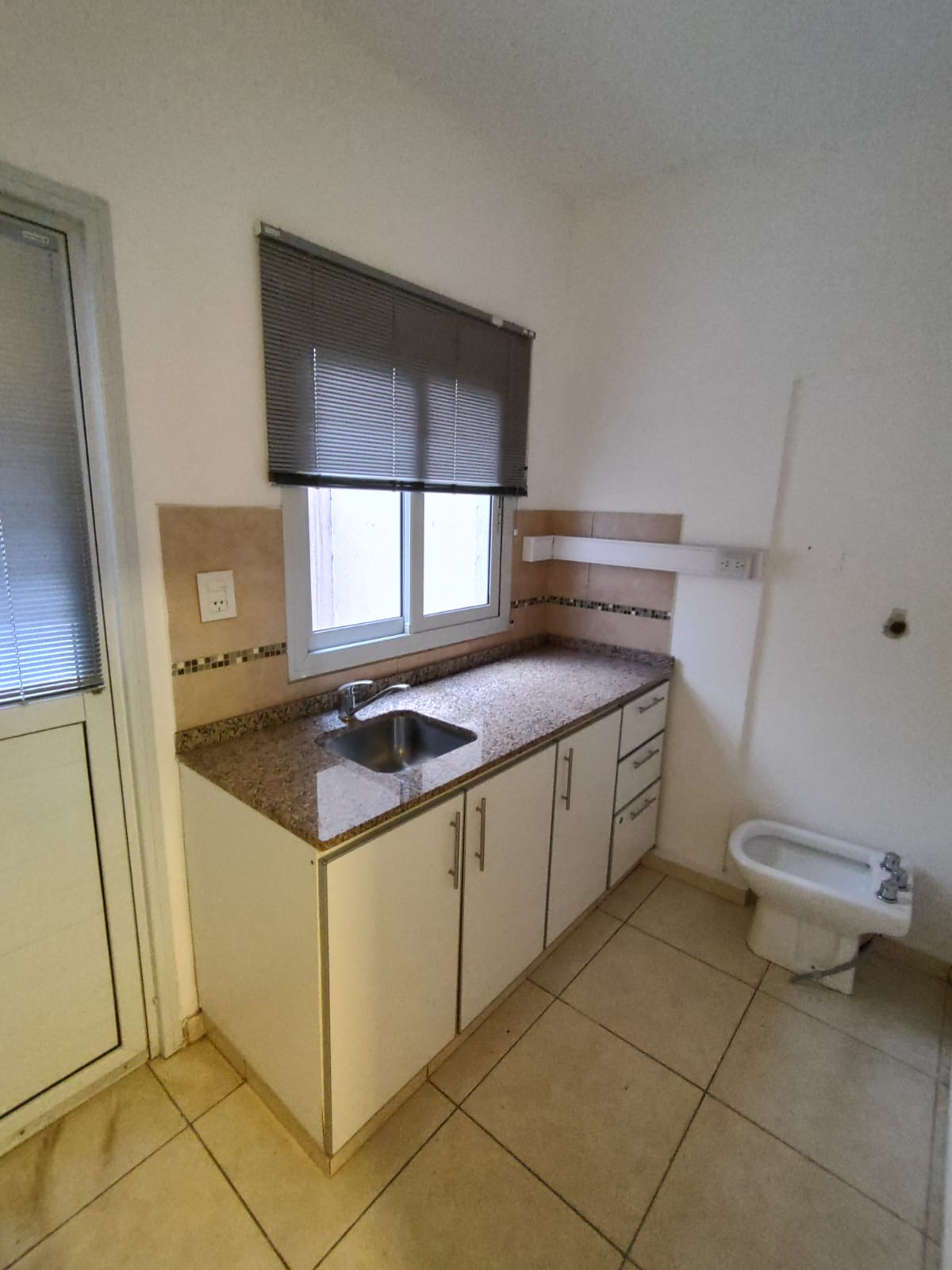 ALQUILO Av. OLMOS PISO 400m2 CON TERRAZA BARRIO ZONA CASA DE GOBIERNO