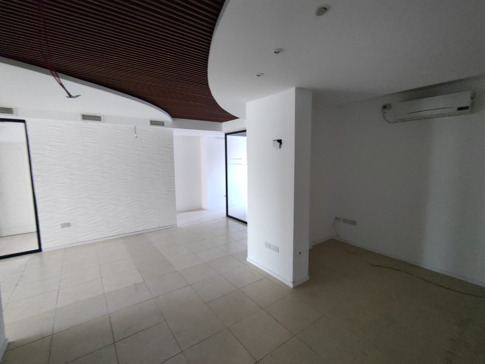 ALQUILO Av. OLMOS PISO 400m2 CON TERRAZA BARRIO ZONA CASA DE GOBIERNO
