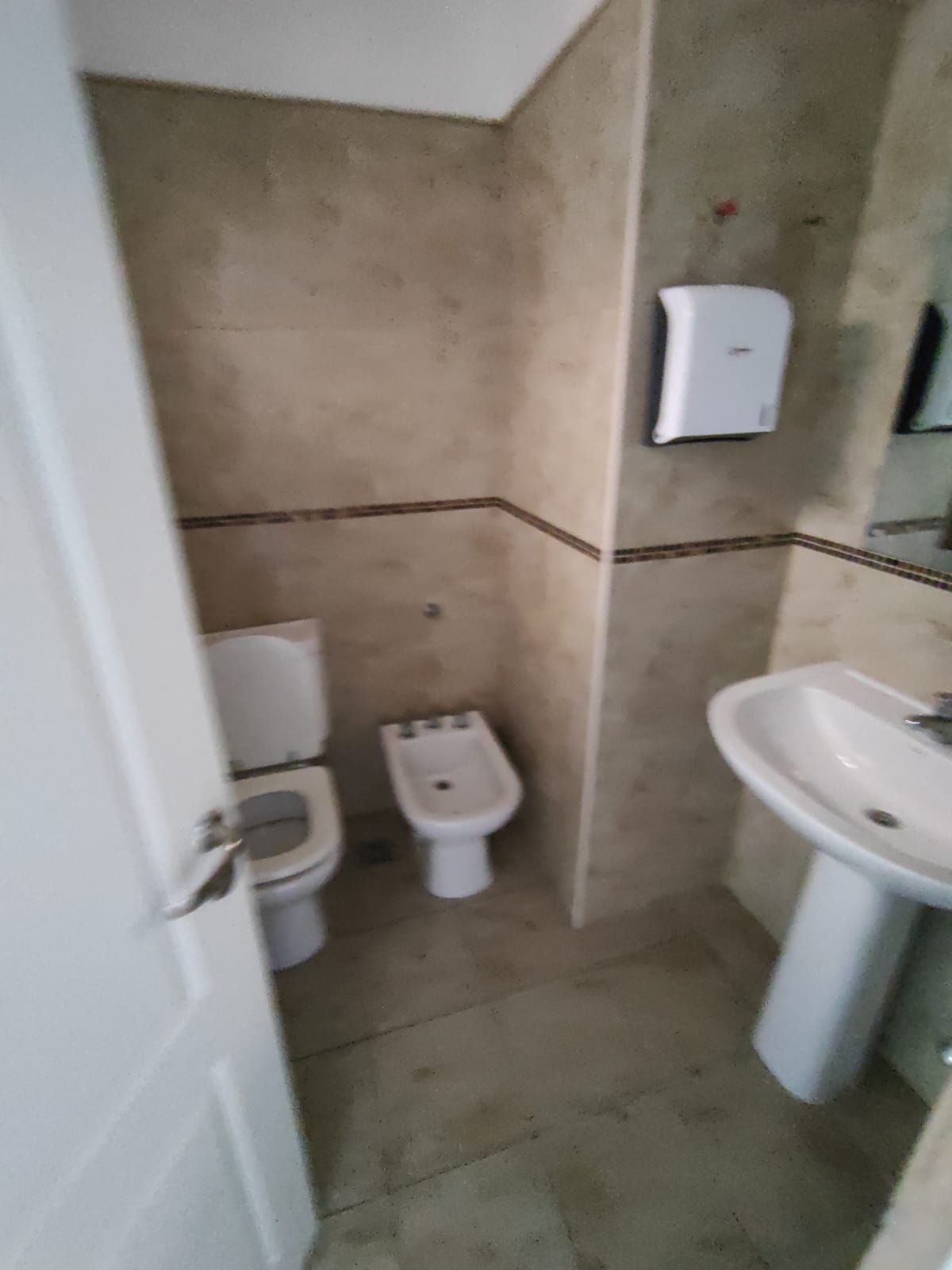 ALQUILO Av. OLMOS PISO 400m2 CON TERRAZA BARRIO ZONA CASA DE GOBIERNO