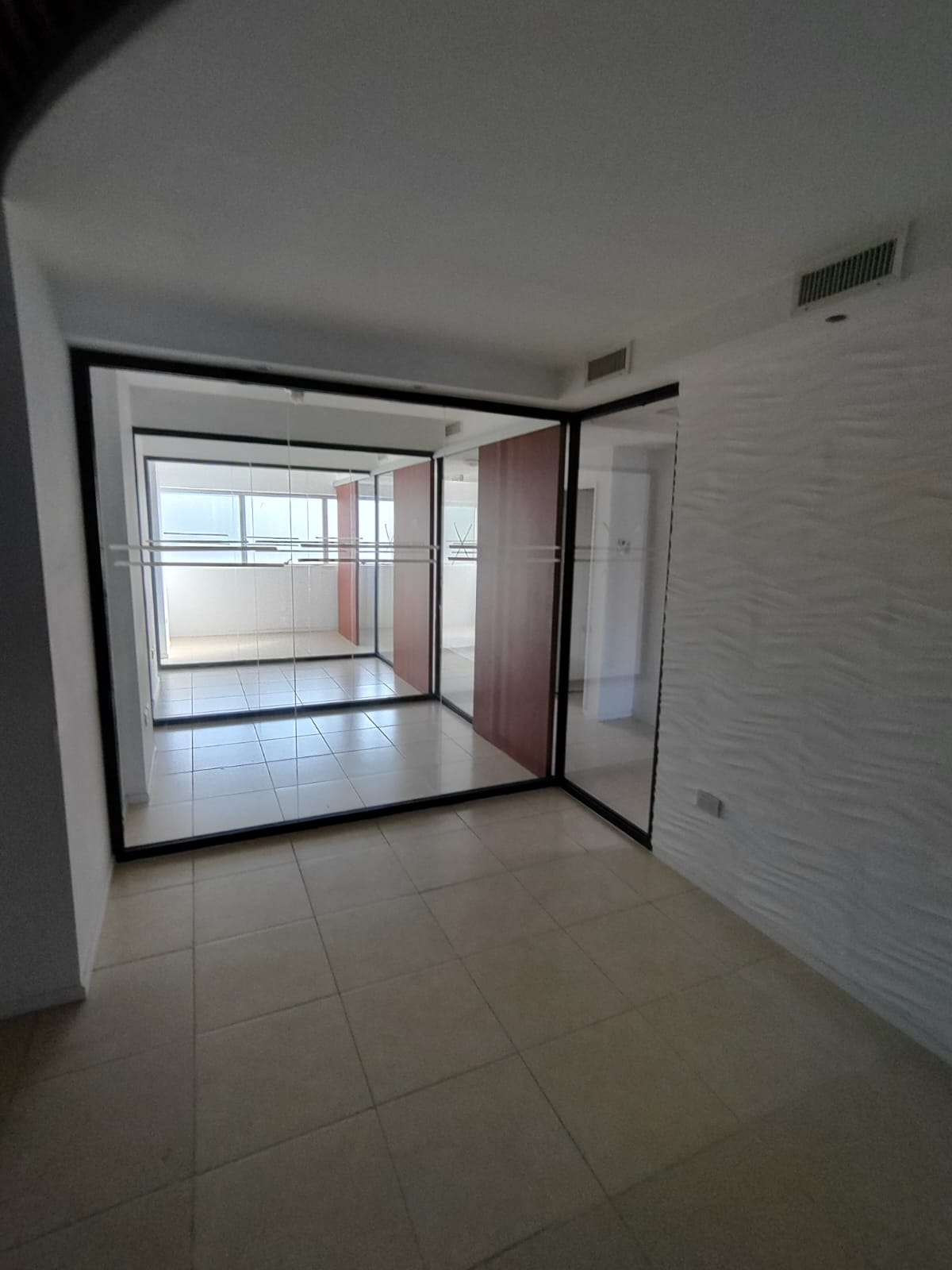 ALQUILO Av. OLMOS PISO 400m2 CON TERRAZA BARRIO ZONA CASA DE GOBIERNO