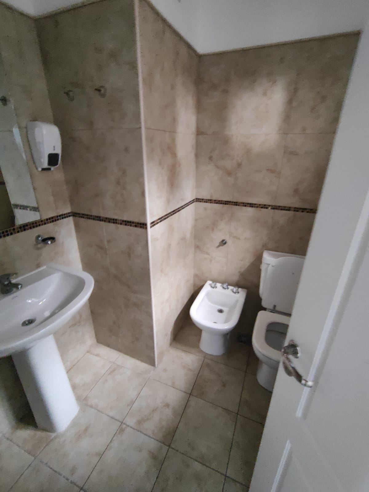 ALQUILO Av. OLMOS PISO 400m2 CON TERRAZA BARRIO ZONA CASA DE GOBIERNO