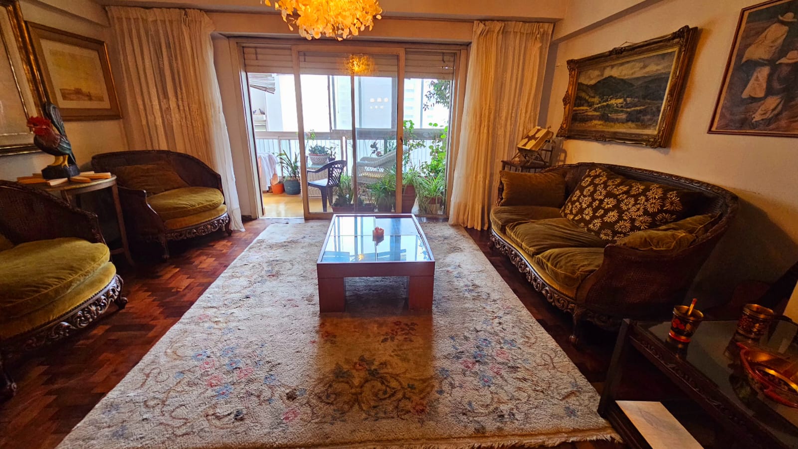 VENDO SEMIPISO CON COCHERA EN EL CENTRO DE CÓRDOBA  Av. Vélez Sarsfield 256