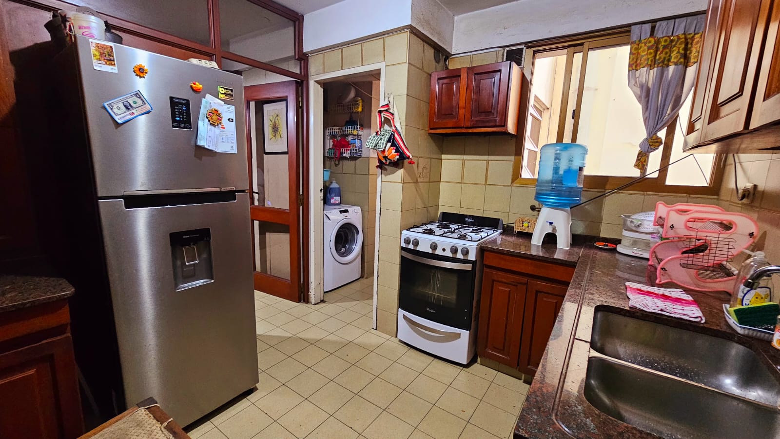 VENDO SEMIPISO CON COCHERA EN EL CENTRO DE CÓRDOBA  Av. Vélez Sarsfield 256