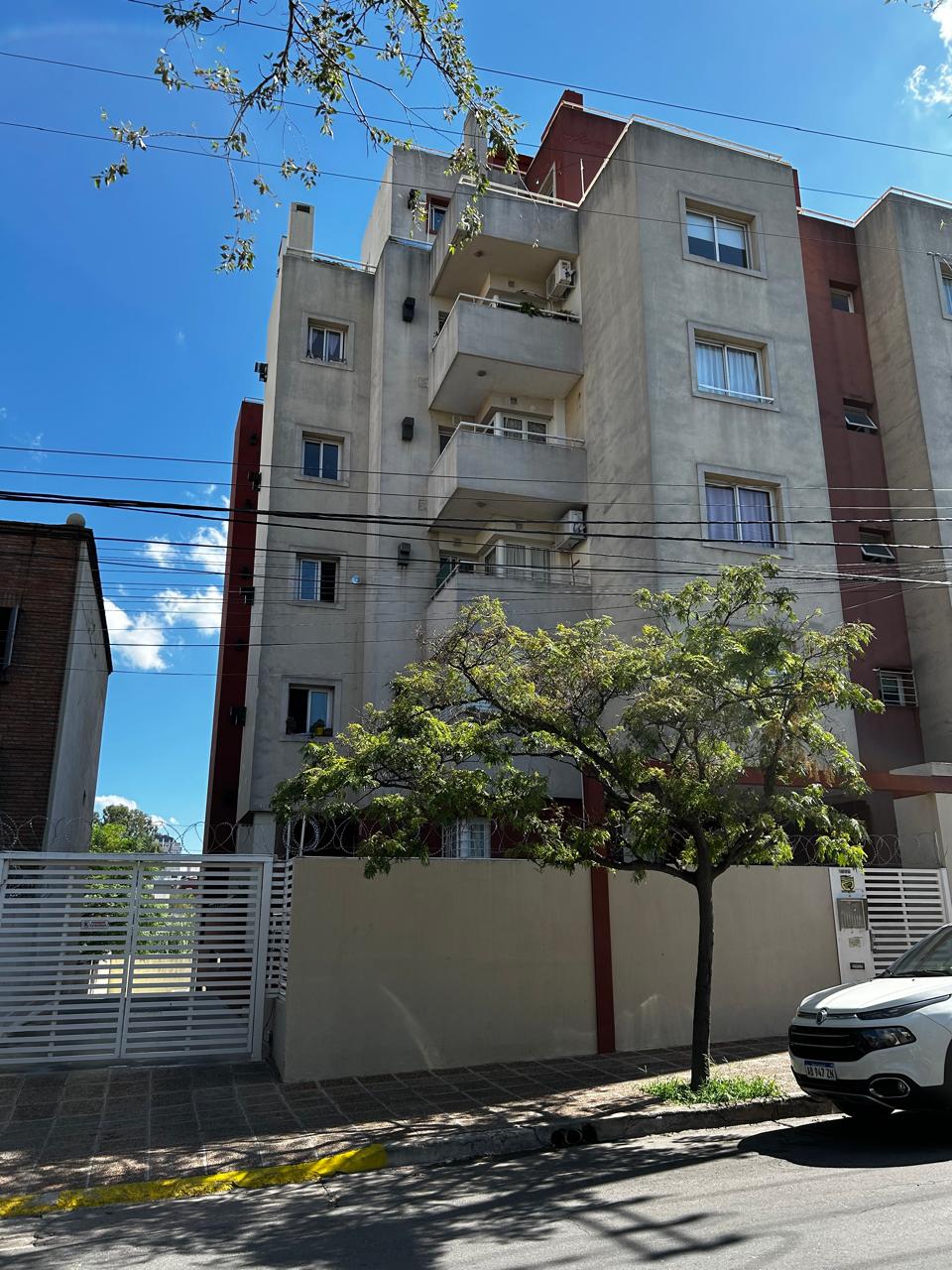 VENTA DEPARTAMENTO 1 DORMITORIO -DEAN FUNES 1800 - ALBERDI - PILETA y QUINCHO