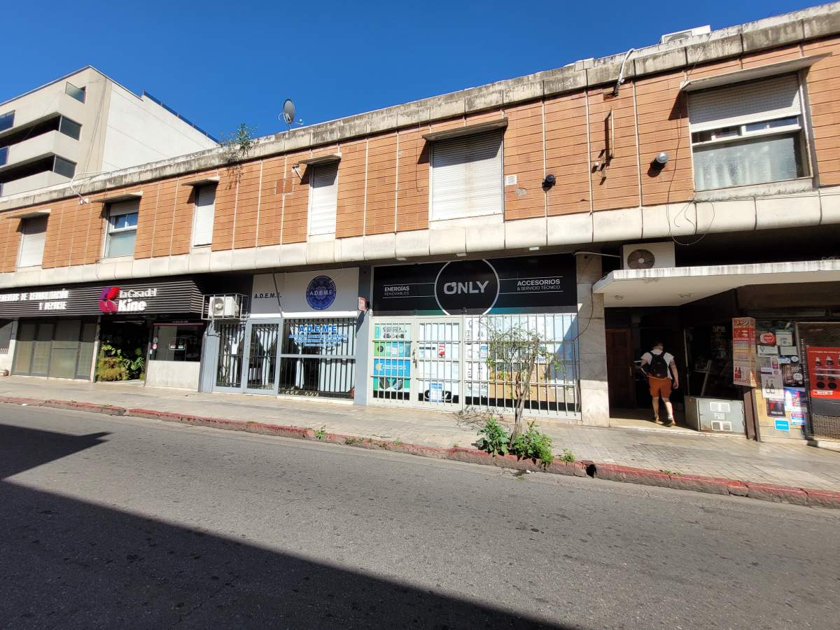 SE VENDE DPTO. A RECICLAR - JUJUY 495 - CÓRDOBA