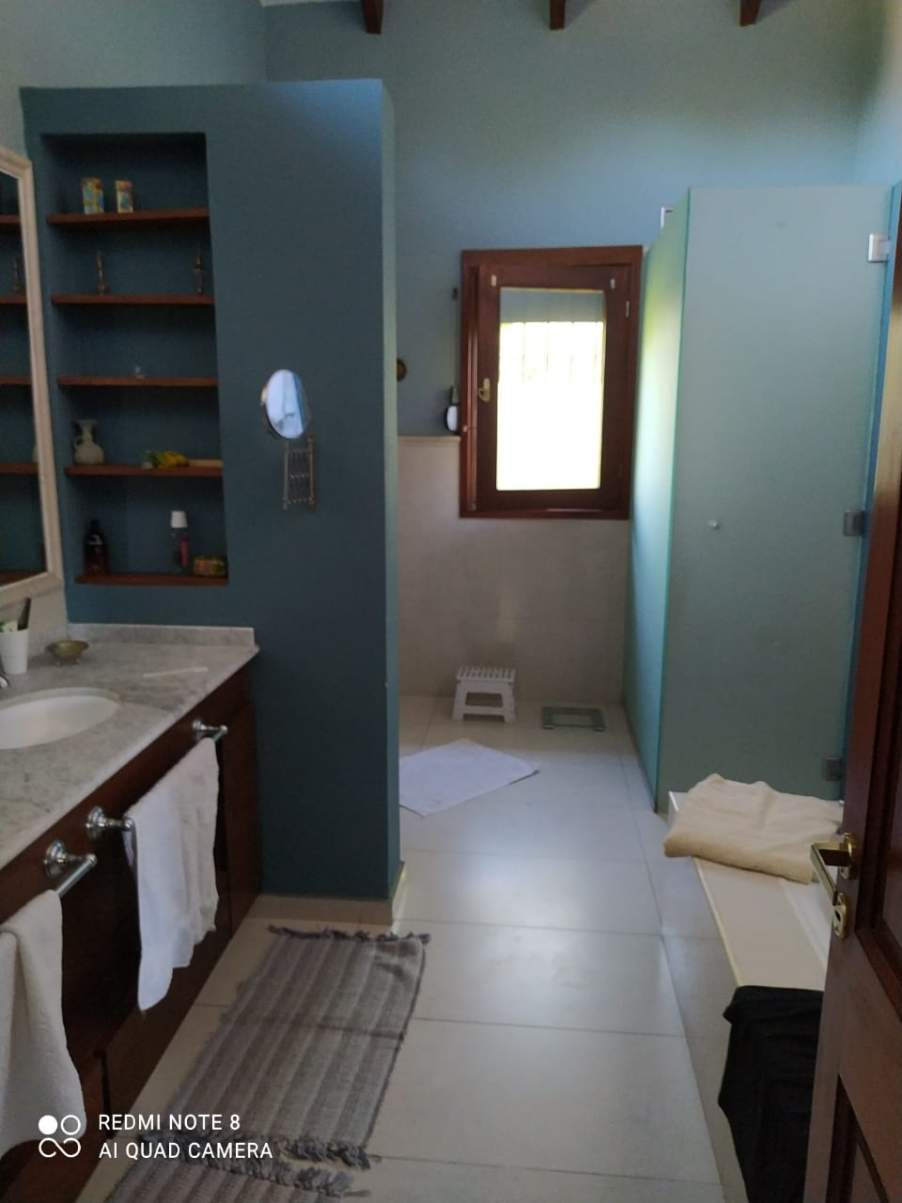IMPECABLE CASA EN GRAN TERRENO