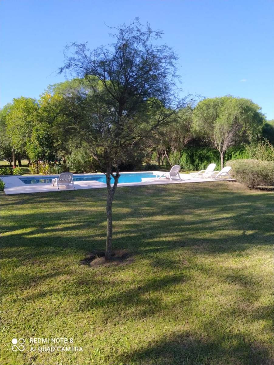 IMPECABLE CASA EN GRAN TERRENO