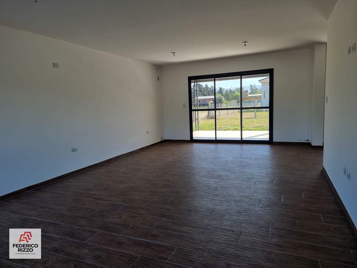 ¡Oportunidad única en Alta Gracia! Se vende un hermoso dúplex