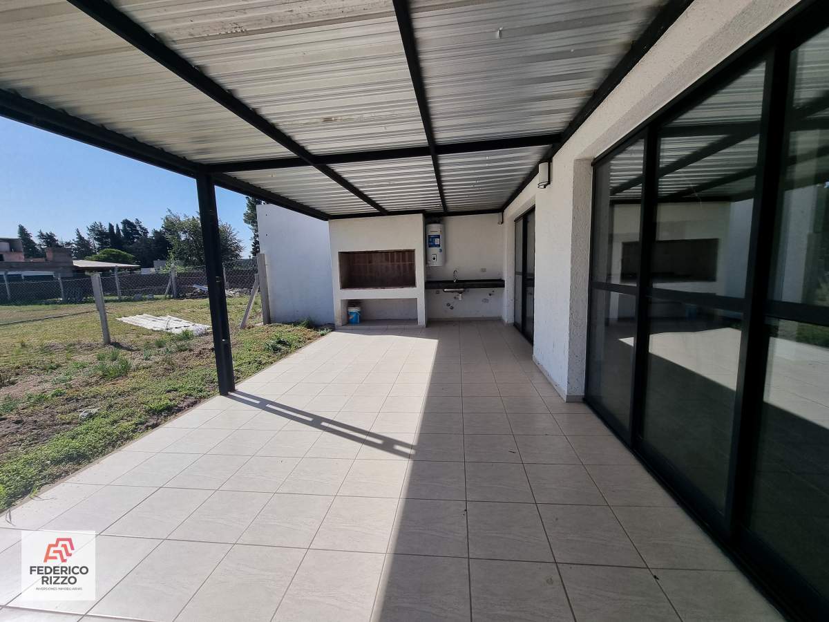 ¡Oportunidad única en Alta Gracia! Se vende un hermoso dúplex