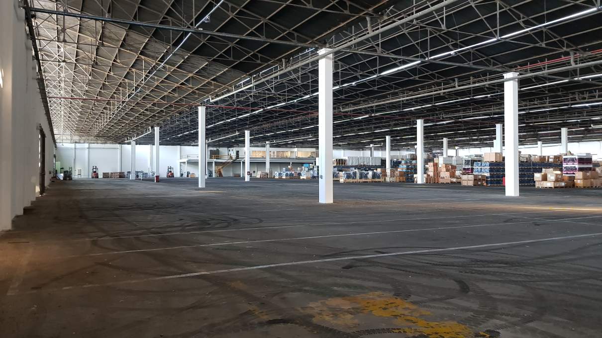 ALQULER DEPOSITONAVE AV. SABATTINI 5.000 COMPLEJO INDUSTRIAL