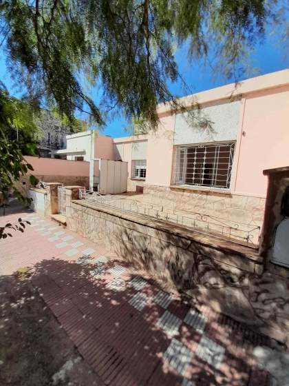 Venta casa 2 dorm con Galpon amplio- B Alto Gral. Paz