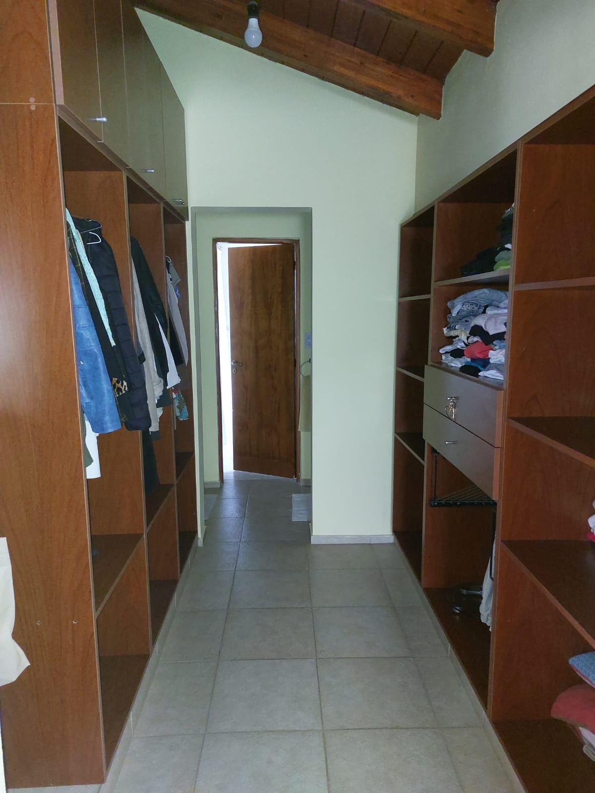 Venta APTA CREDITO casa de 3 dormitorios en Valle Escondido ( Los Arboles)