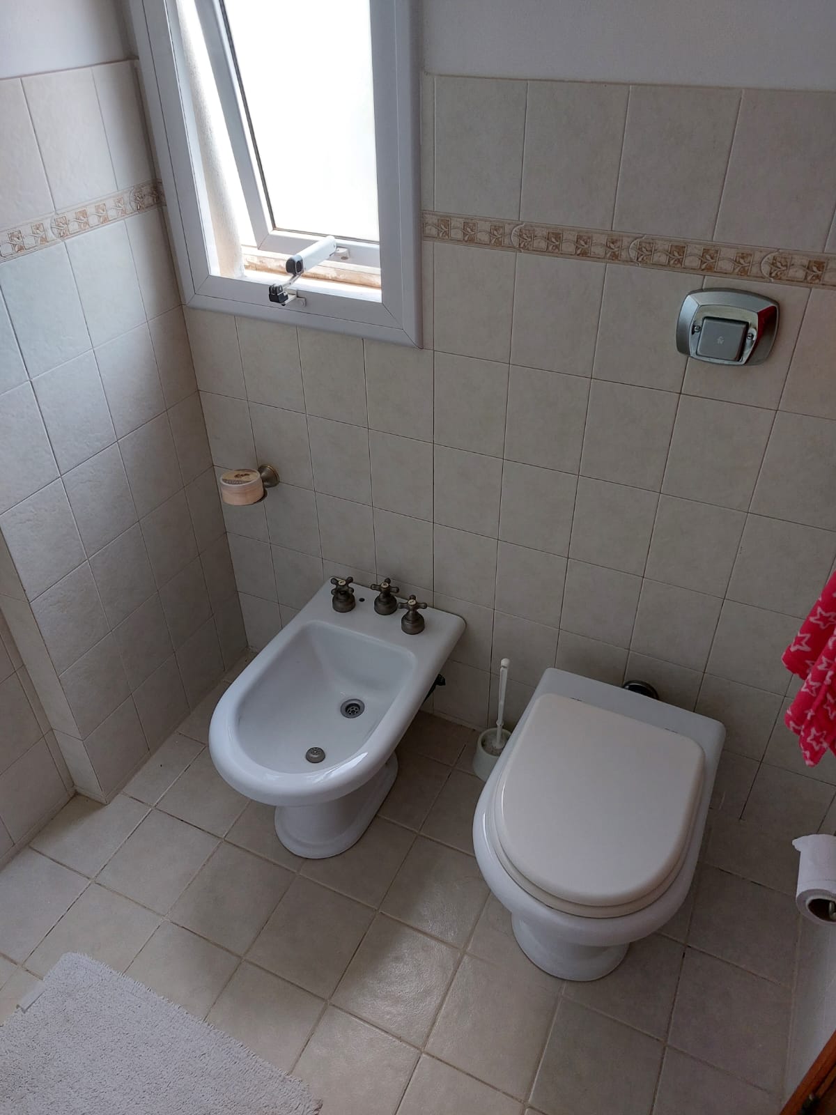 Venta APTA CREDITO casa de 3 dormitorios en Valle Escondido ( Los Arboles)