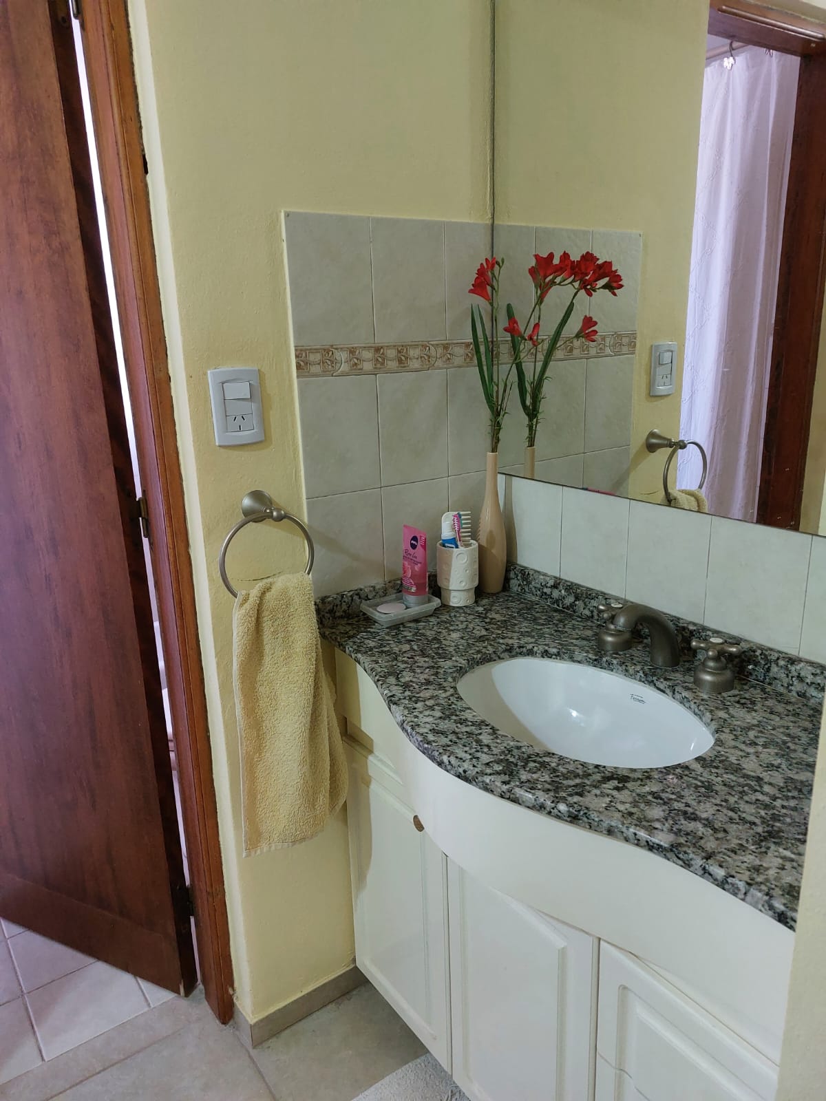 Venta APTA CREDITO casa de 3 dormitorios en Valle Escondido ( Los Arboles)
