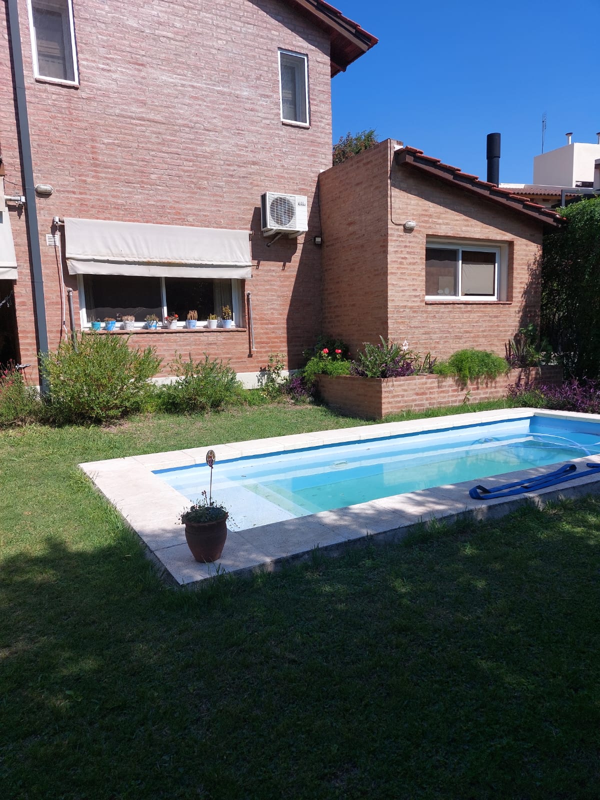 Venta APTA CREDITO casa de 3 dormitorios en Valle Escondido ( Los Arboles)