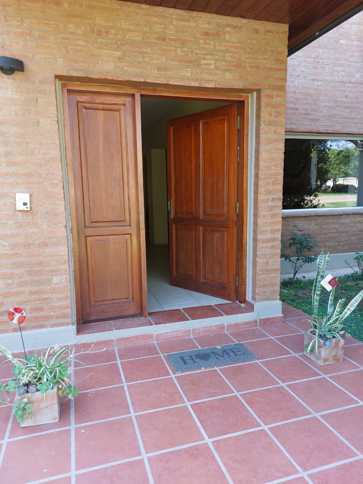 Venta APTA CREDITO casa de 3 dormitorios en Valle Escondido ( Los Arboles)