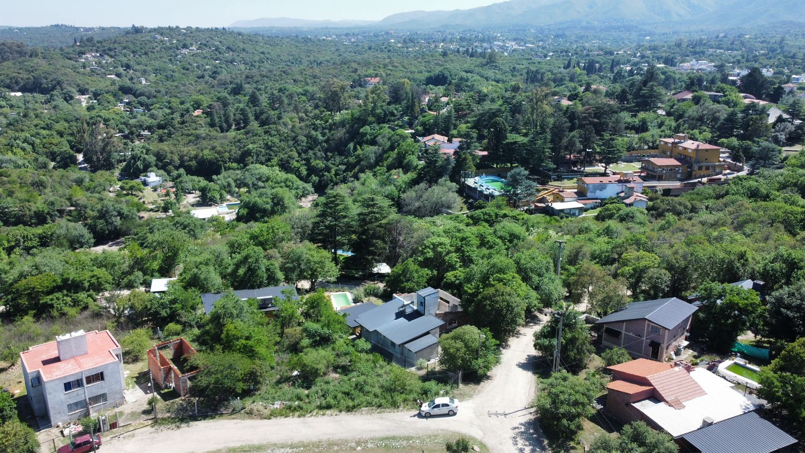 Se vende lote en barrio