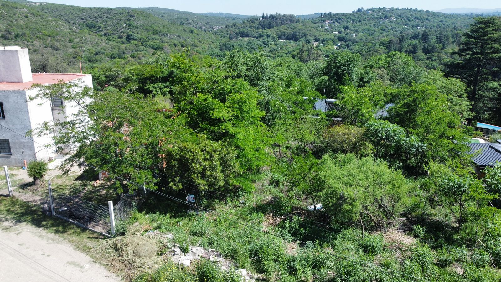 Se vende lote en barrio