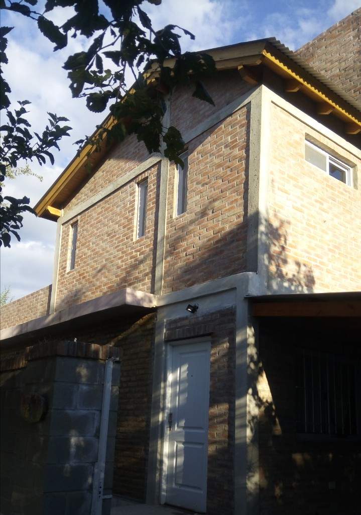 VENTA CASA CAPILLA DEL MONTE- CALLE LOS MOLLES BARRIO LAS GEMELAS