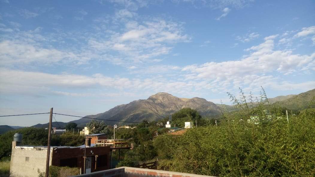 VENTA CASA CAPILLA DEL MONTE- CALLE LOS MOLLES BARRIO LAS GEMELAS