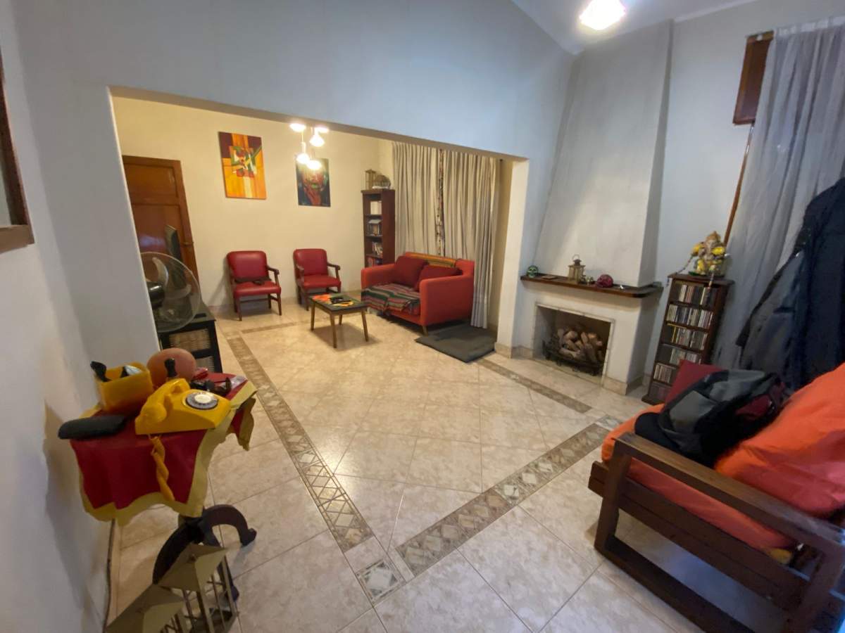 SALVATIERRA VENDE - BARRIO JUNIORS-IMPECABLE CASA-INMEJORABLE UBICACIÓN