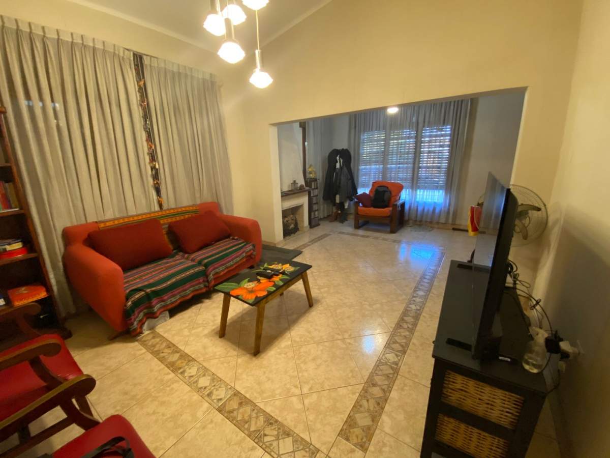 SALVATIERRA VENDE - BARRIO JUNIORS-IMPECABLE CASA-INMEJORABLE UBICACIÓN