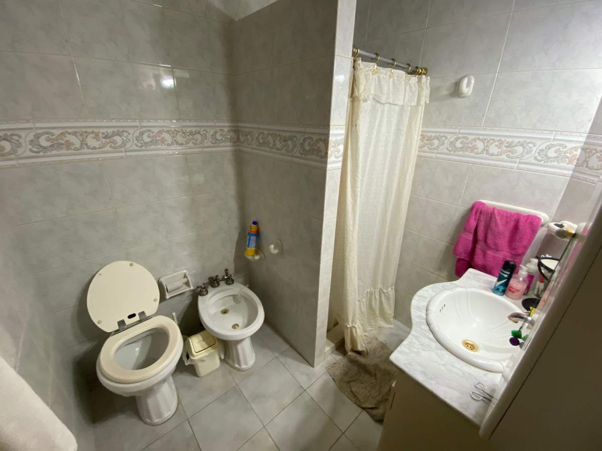 SALVATIERRA VENDE - BARRIO JUNIORS-IMPECABLE CASA-INMEJORABLE UBICACIÓN