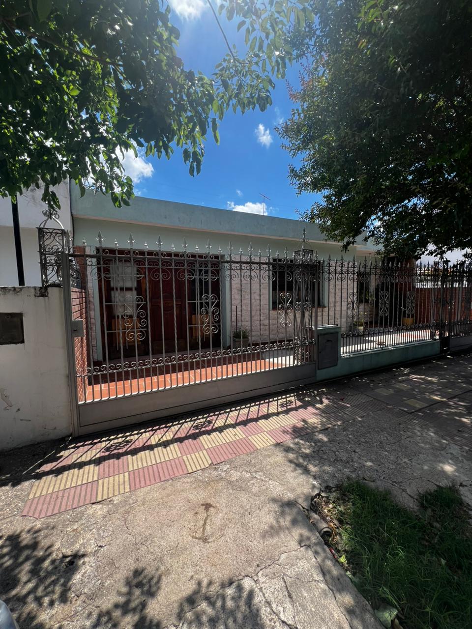 CASA VENTA 3 DORMITORIOS
